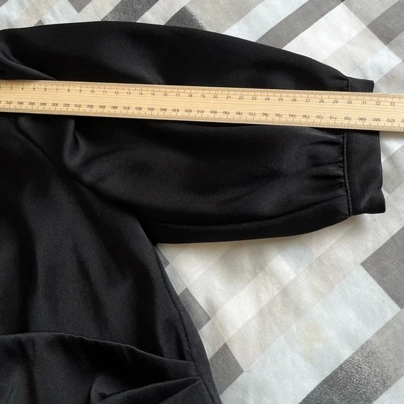 Kookai Size 34 Size 6 Black Crop 3/4 Sleeve Blouse Women’s Top Zip Back - Picture 14 of 14